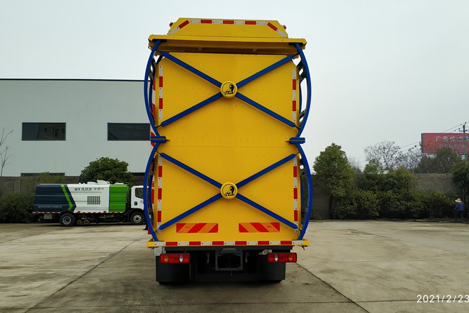 东风天锦100K防撞缓冲车尾部图片