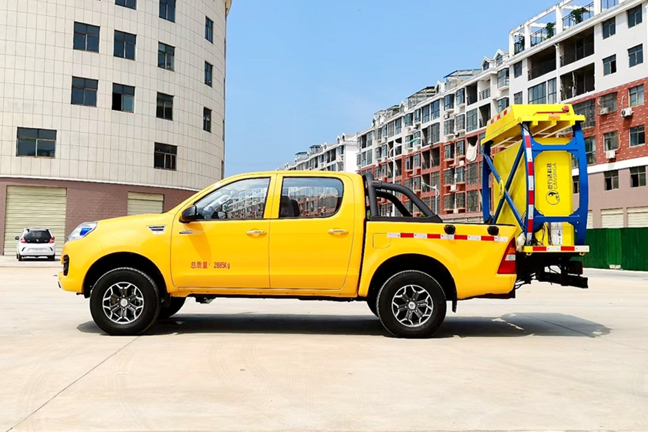 福田皮卡防撞缓冲车1